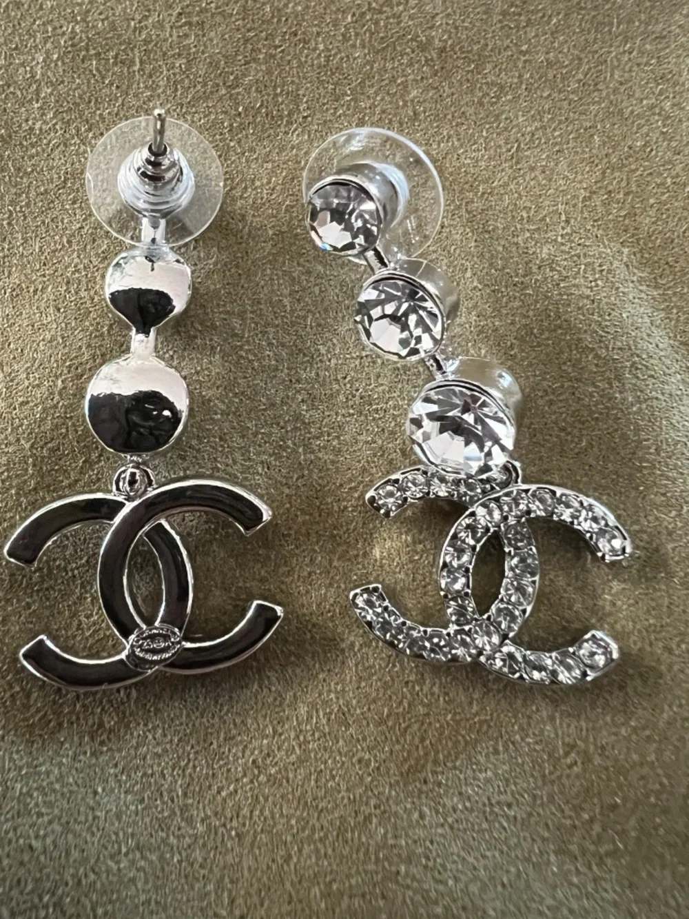 CC - Earrings - Picture 4 of 4